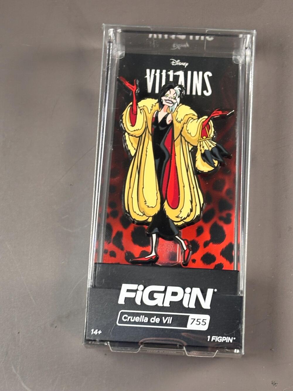FiGPiN Disney Villains Cruella de Vil #755 Pin Collectible 101 Dalmatians New